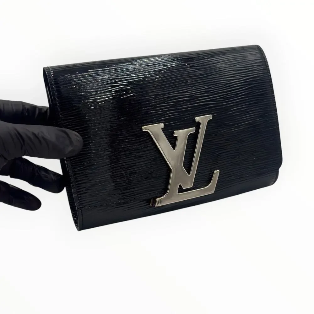 Louise MM Epi Electric Black Patent Leather Crossbody Clutch clean